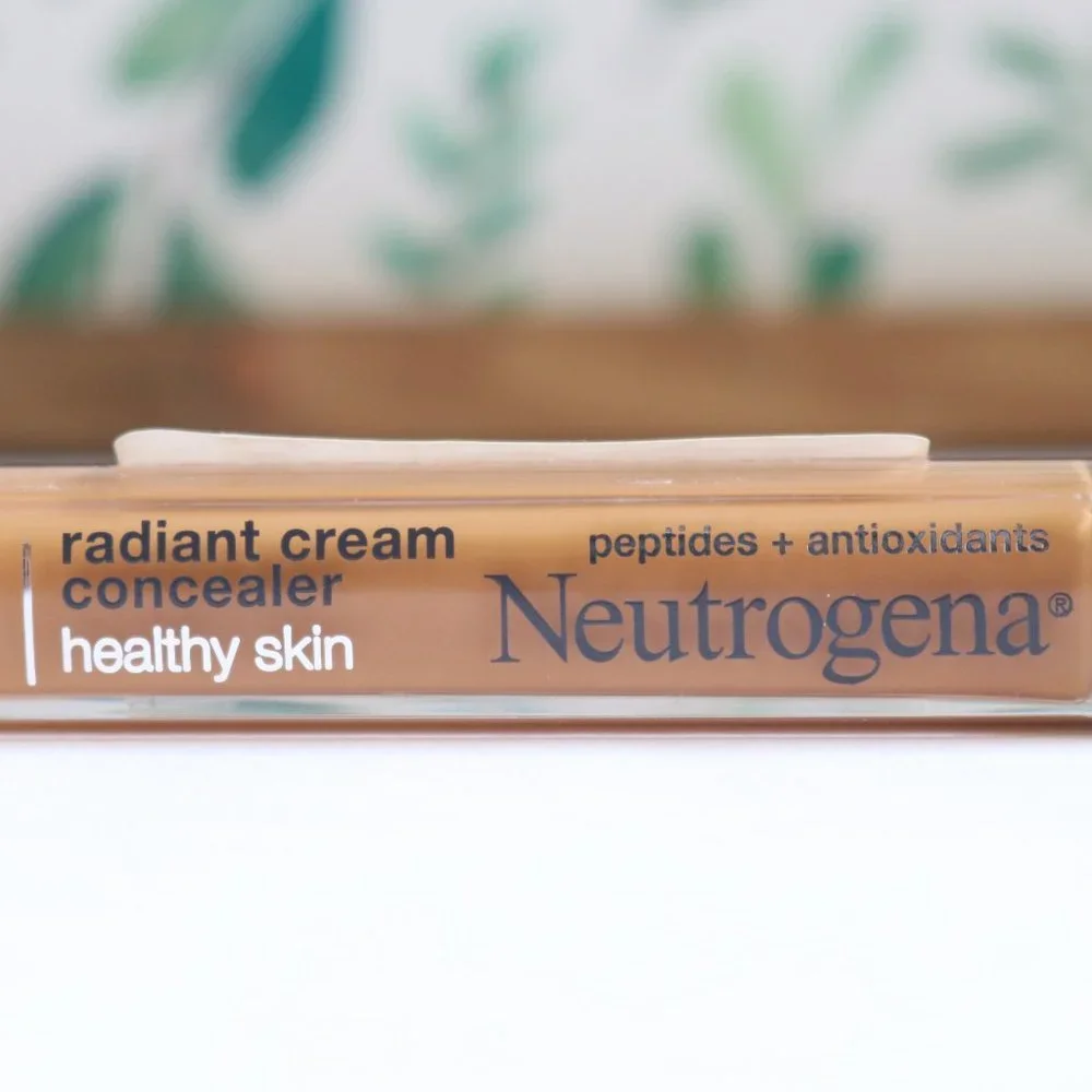 Neutrogena | Healthy Skin Radiant Cream Concealer | Golden (Med/Deep 01) |0.24oz